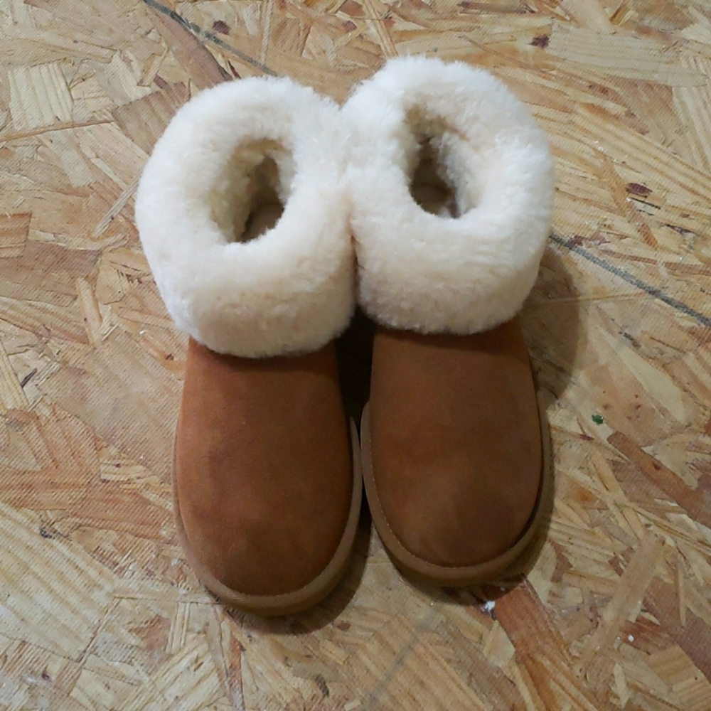 Ugg mini Blakely faux fur trim boot in chestnut